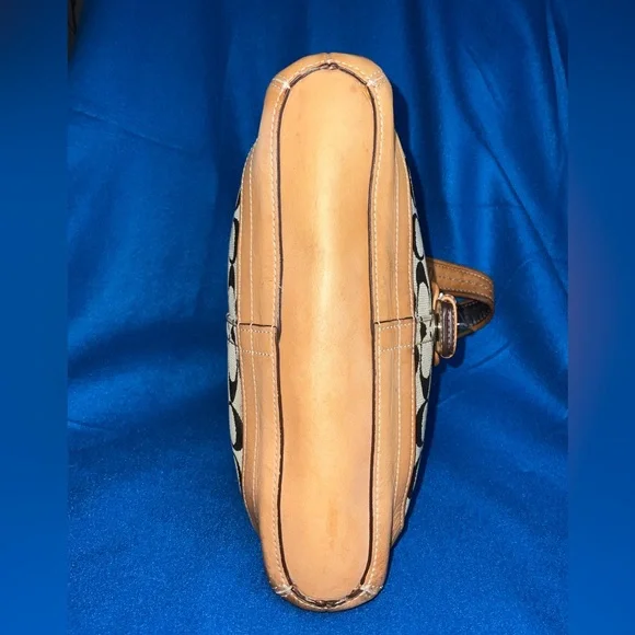 Coach Hampton Hobo Bag Y2K-era from 2004 - Picture 7 of 16